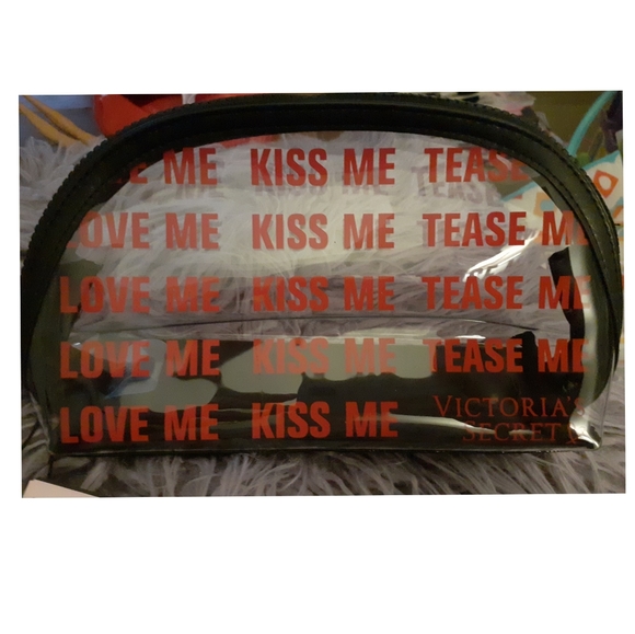 💕NWT VS Cosmetics Bag - Picture 2 of 5